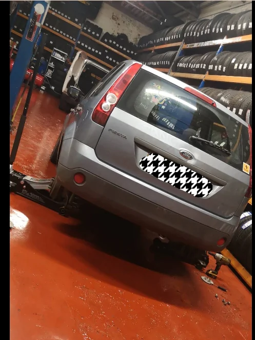 Vehicle repair inside B1 Autos
